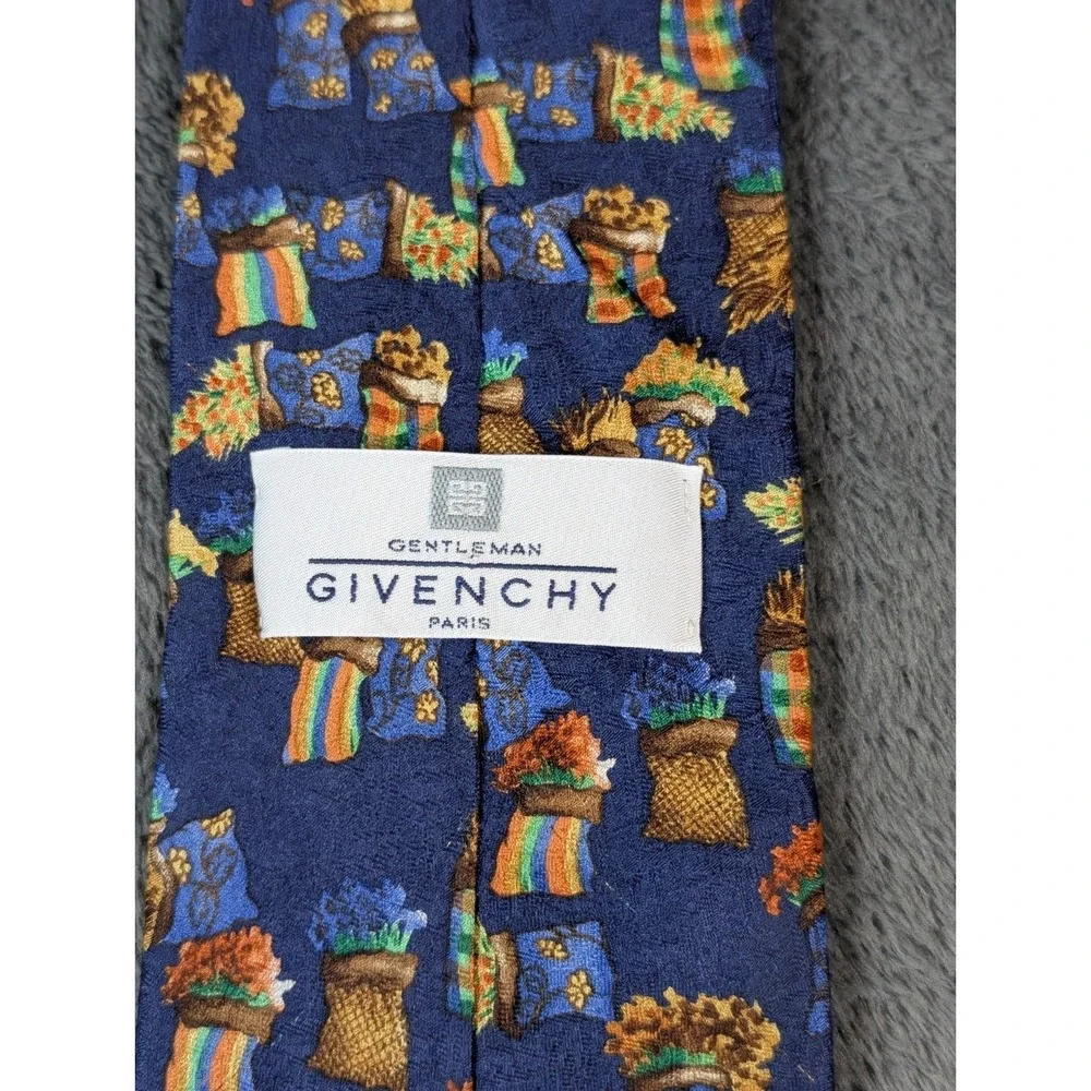 Givenchy Gentleman Men's Tie 100%‎ Silk Navy Blue Novelty Baskets Floral Vintage